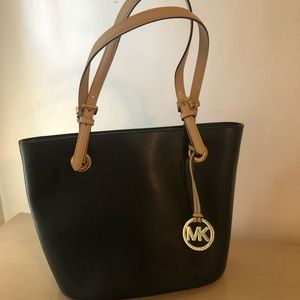 Michael Kors Jet Set Tote